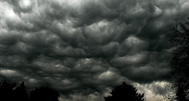 640px-Storm_clouds.jpg