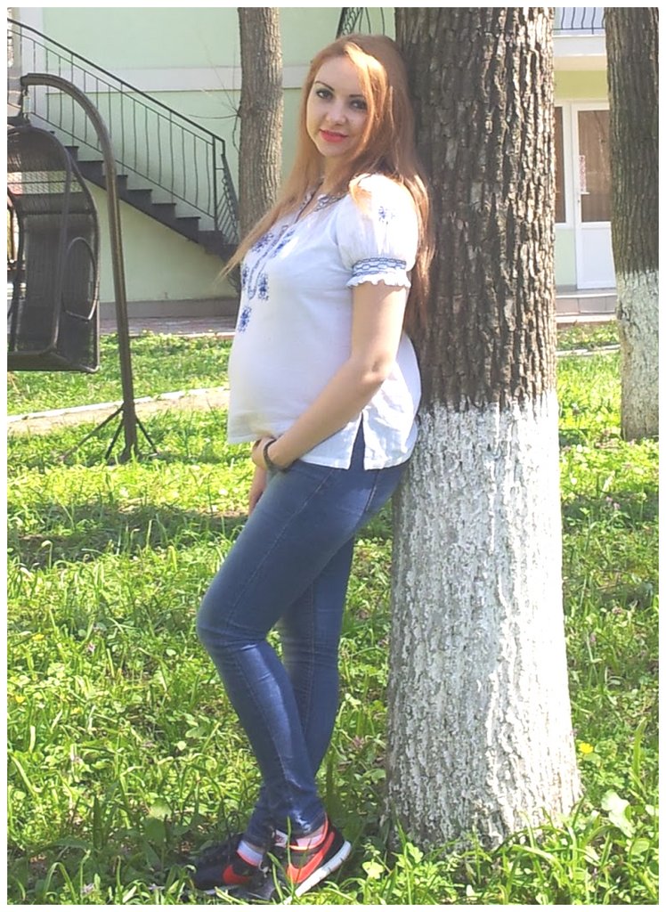 pregnant wearing tight jeans.jpg