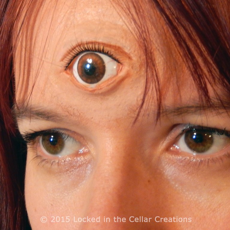 third-eye-prosthetic-with-eyelas