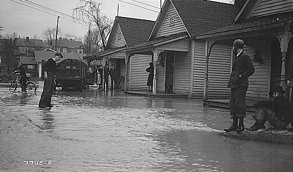 First-creek-flood-1938.gif