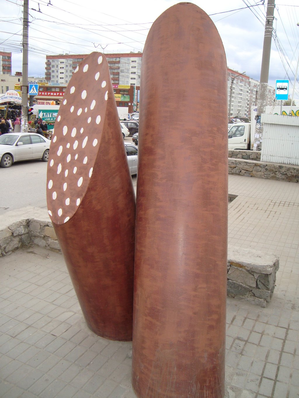 Памятник колбасе (_Две палки кол