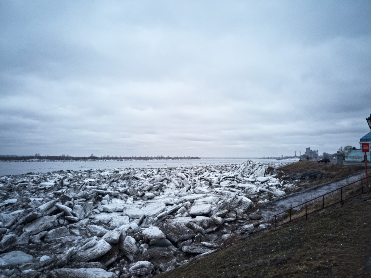 ice-river-part-rain-01.jpg