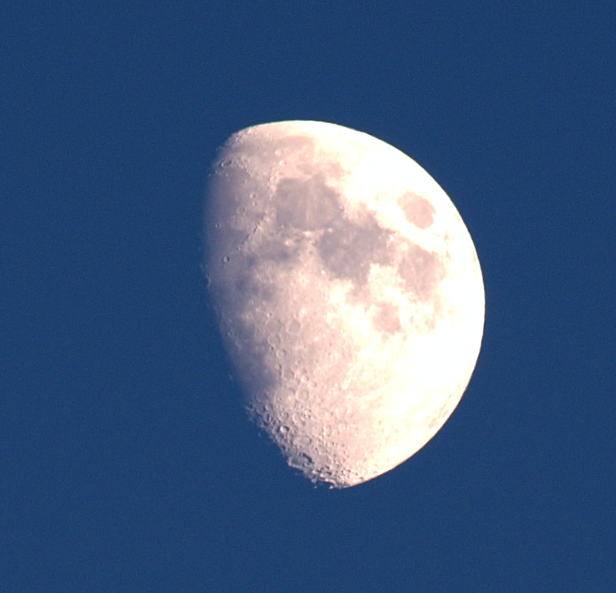 moon-062201.jpg