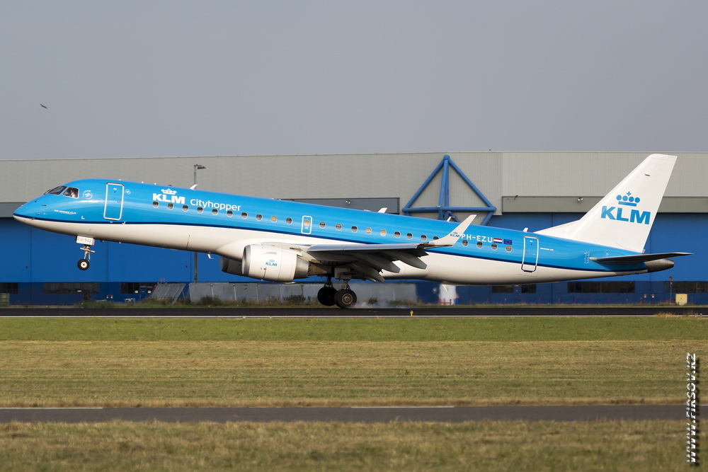 Embraer_ERJ-190_PH-EZU_KLM_CityH