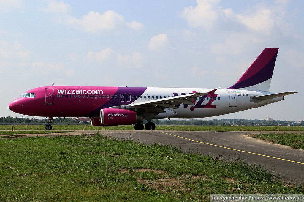 A-320_UR-WUB_Wizz_Air_Ukraine_2_