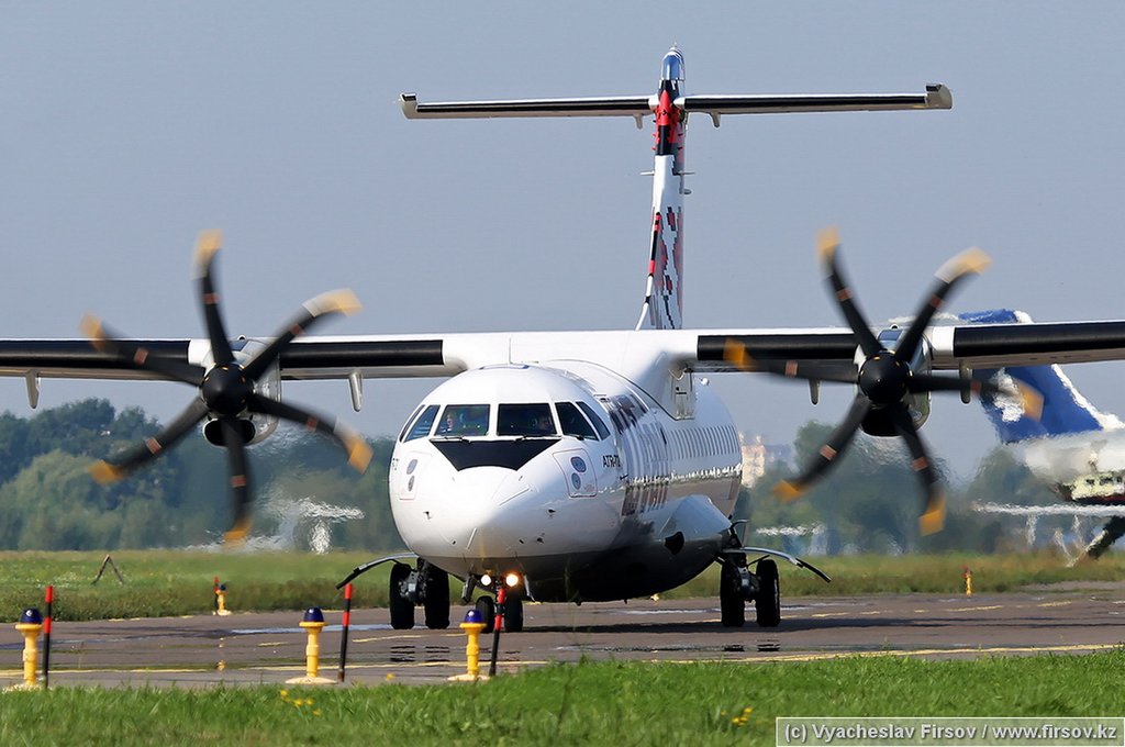 ATR-72_UR-UTL_UTair_Ukraine_1_IE