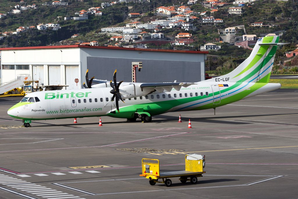 ATR-72_EC-LGF_Binter_Canarias_1_