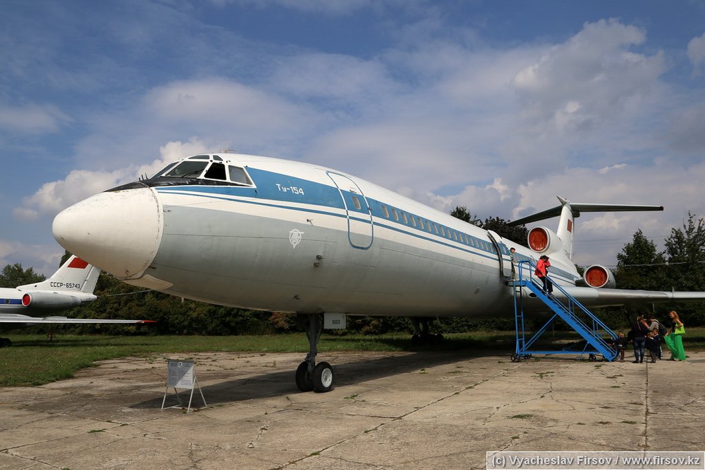 Tu-154_СССР-85020_Aeroflot_4_IEV