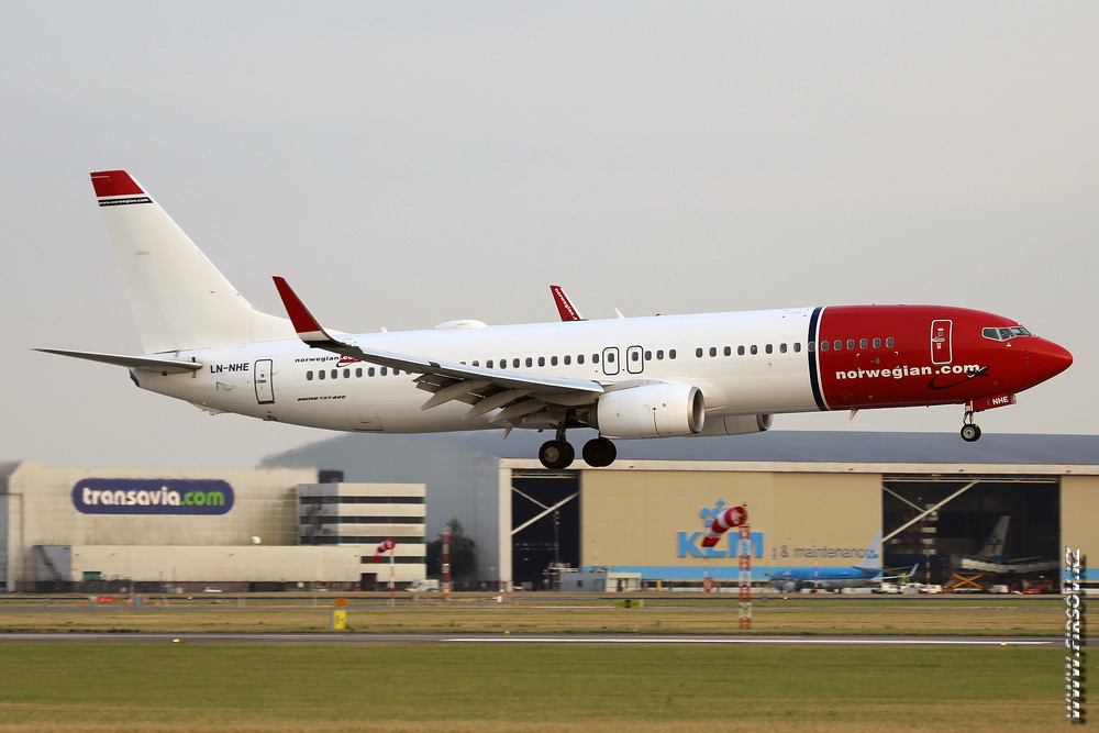 B-737_LN-NHE_Norwegian_Air_Shutt