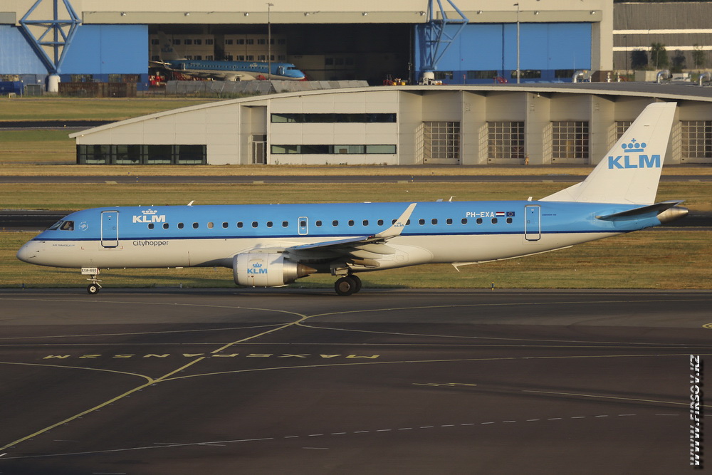 Embraer_ERJ-190_PH-EXA_KLM_CityH