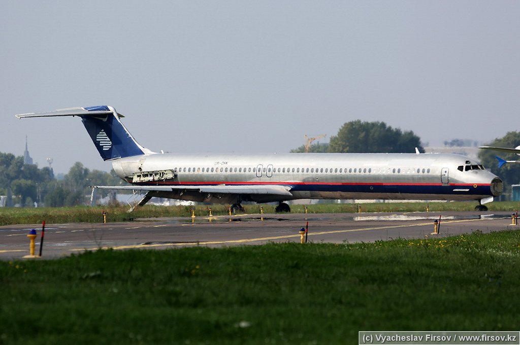 MD-82_UR-CHK_Khors_1_IEV.jpg