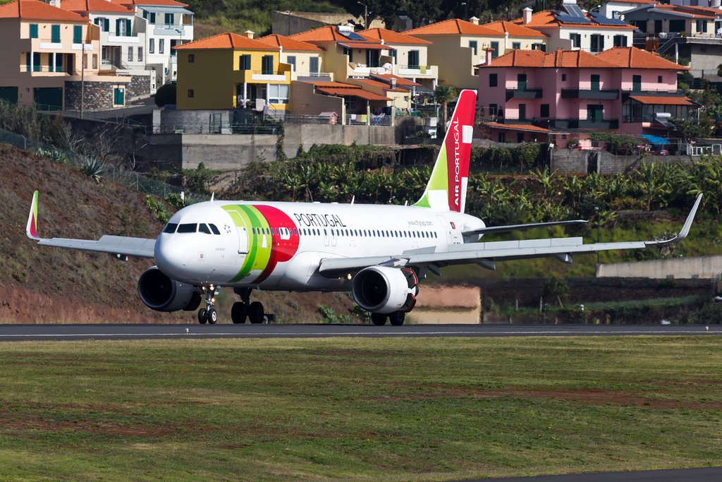 A-320_CS-TNQ_TAP_Portugal_2_FNC.