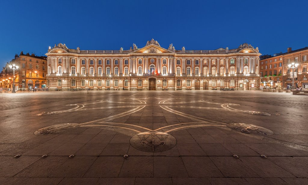Toulouse_Capitole_Night_Wikimedi
