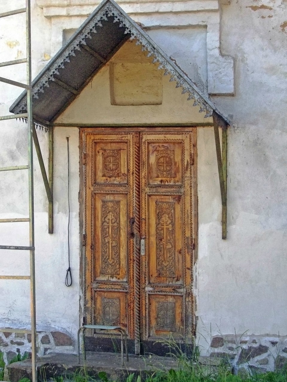 Старые двери