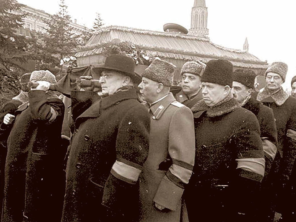 min_Суслов на похоронах Сталина.jpg