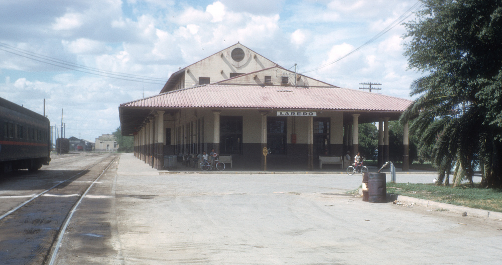 MP_Depot_Laredo_TX_Sept._1965.jp