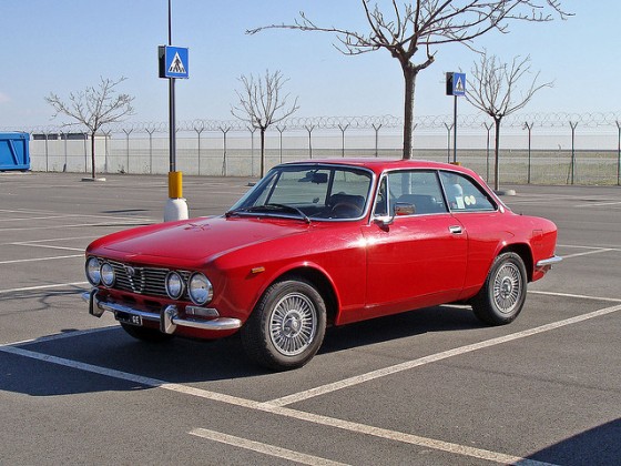 Alfa-Romeo-GT2000-Classic-Car-e1