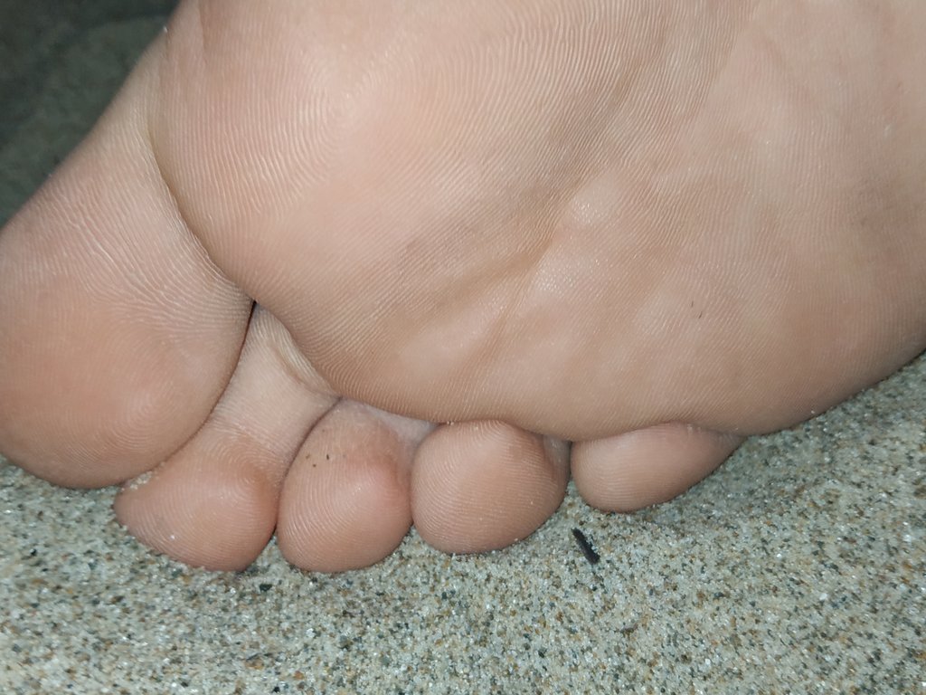 Juli sleepy toes on the sand #1