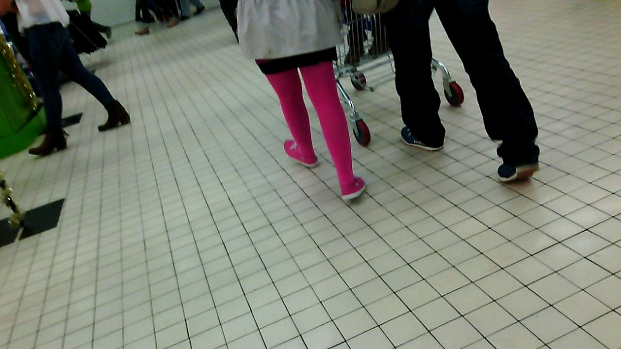 carrefour (robe..collant rose)-0