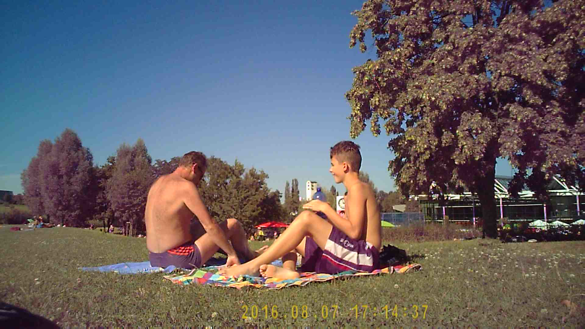 2016-08-08-Boys im Schwimmbad-43