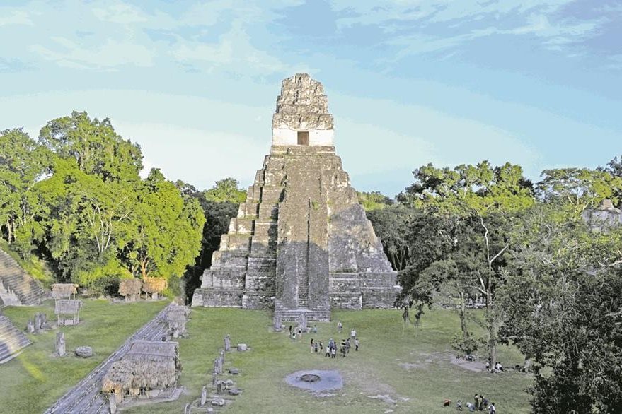 Pyramid of Tikal 2.jpg