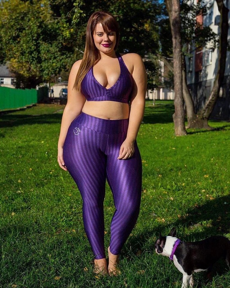 purple spandex and sports bra.jp