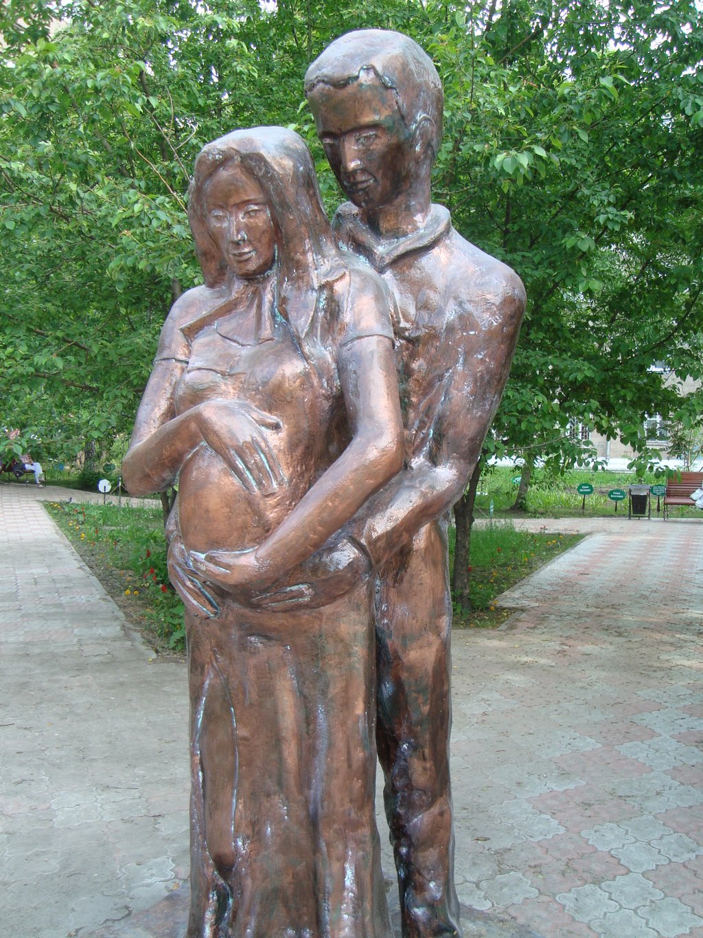 Дар любви (Памятник беременной ж