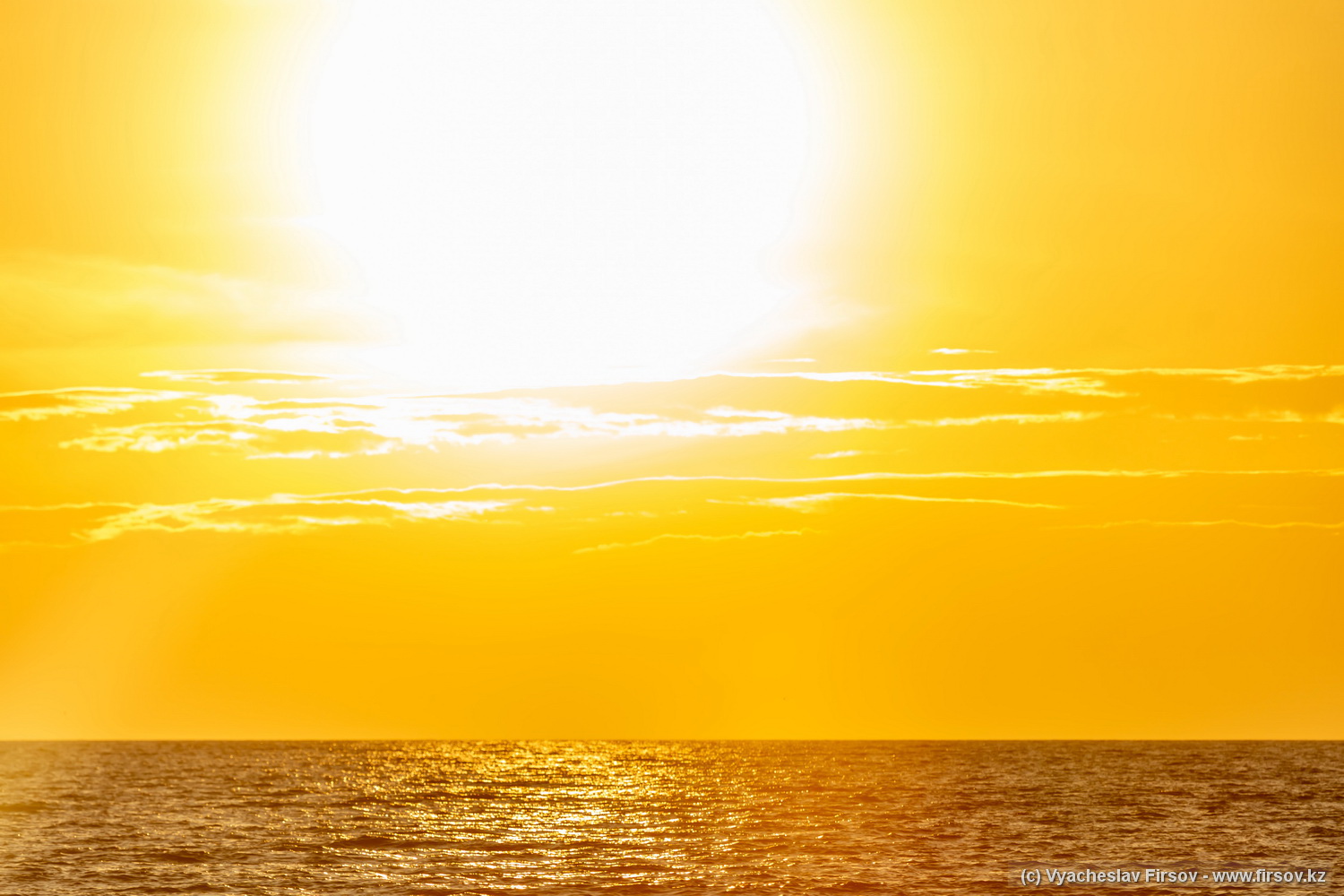 Warm start. Подъем солнца. Индийский океан фото на рассвете. See the Sun.