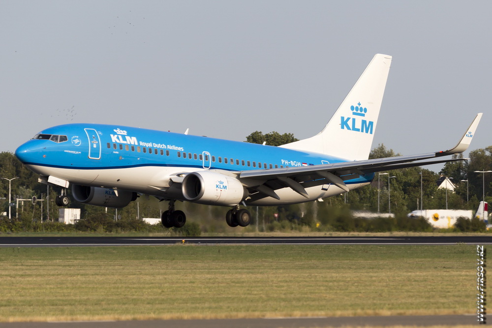 B-737_PH-BGH_KLM_2_AMS.jpg