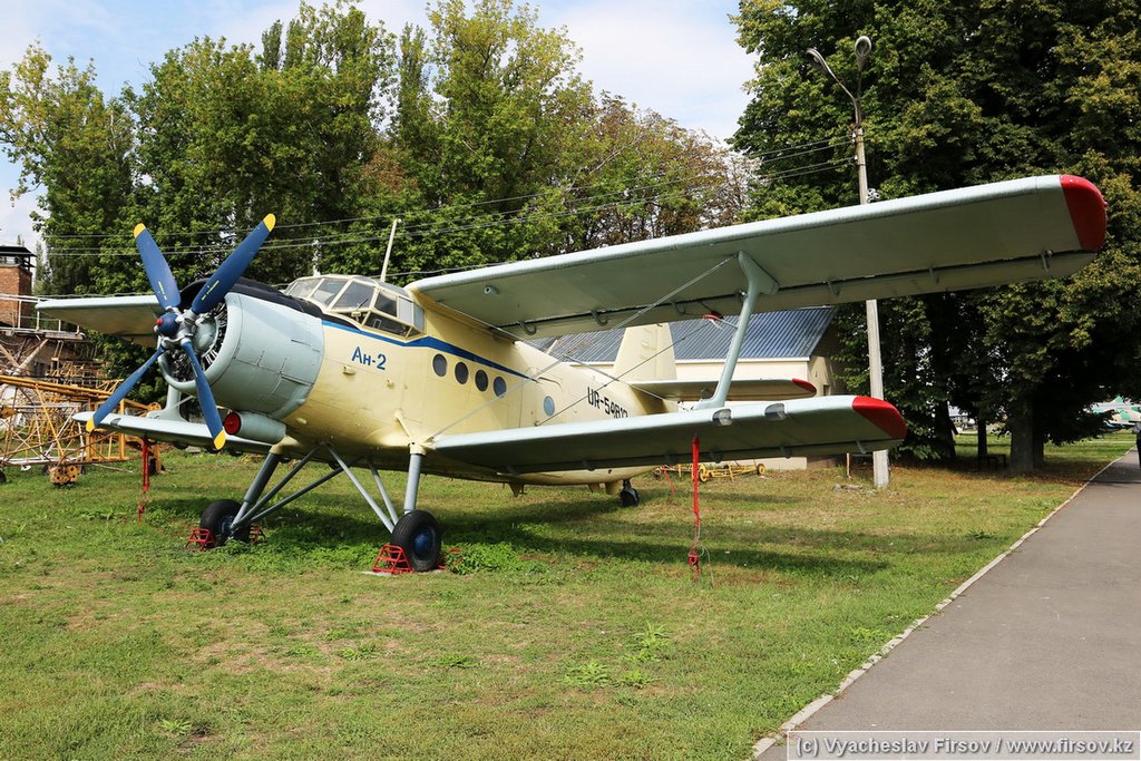 An-2R_UR-54812_Kiev_Aviation_Pla