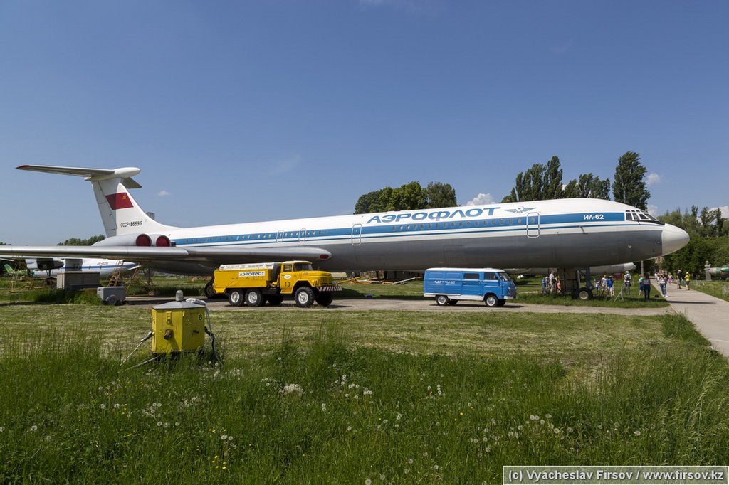 IL-62_CCCP-86696_Aeroflot_1_IEV.