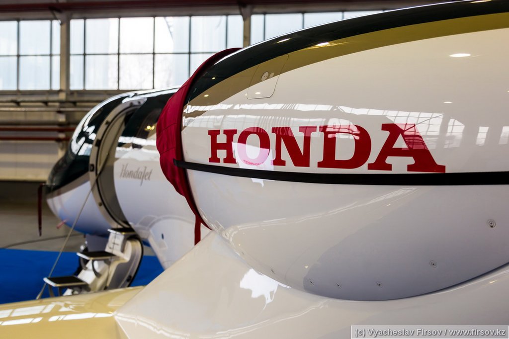 Honda_HA-420_HondaJet_Emperor_Av