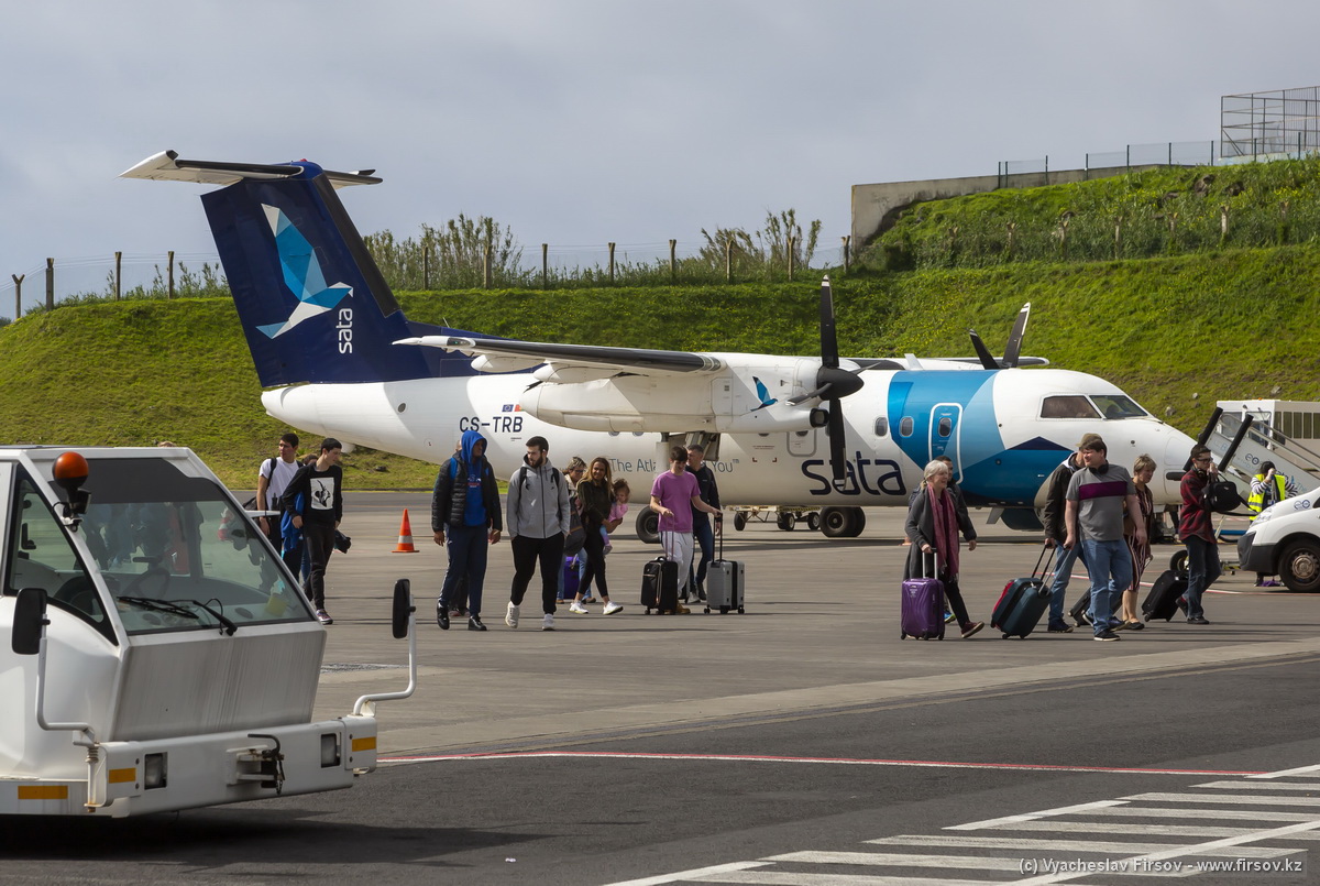 Dash-8_CS-TRB_SATA_Air_Azores_1_