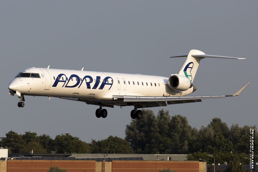 CRJ-900_S5-AFB_Adria Airways_1_A