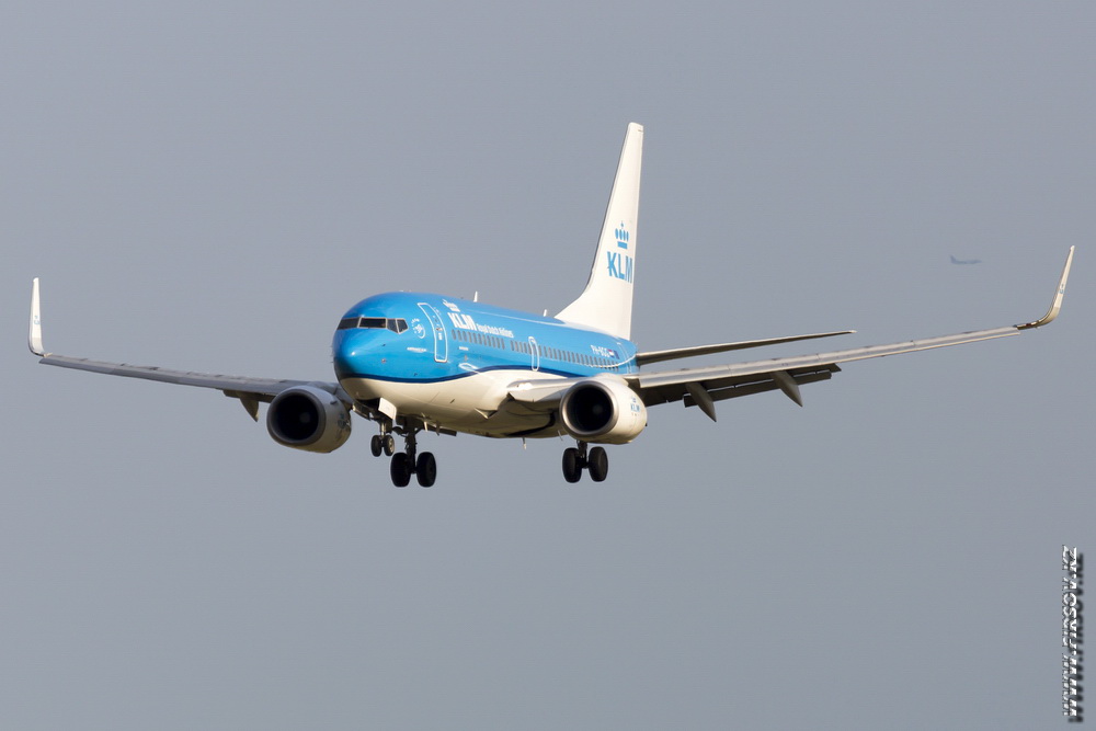 B-737_PH-BGG_KLM_2_AMS.jpg