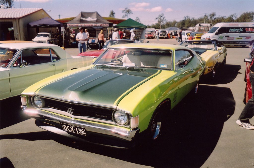 1973_xa_ford_falcon_2dr_front.jp