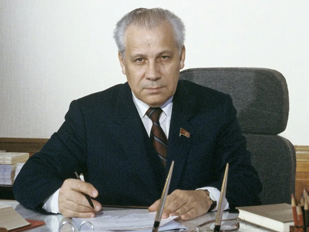 Первый председатель верховного совета. Лукьянов председатель Верховного совета СССР.