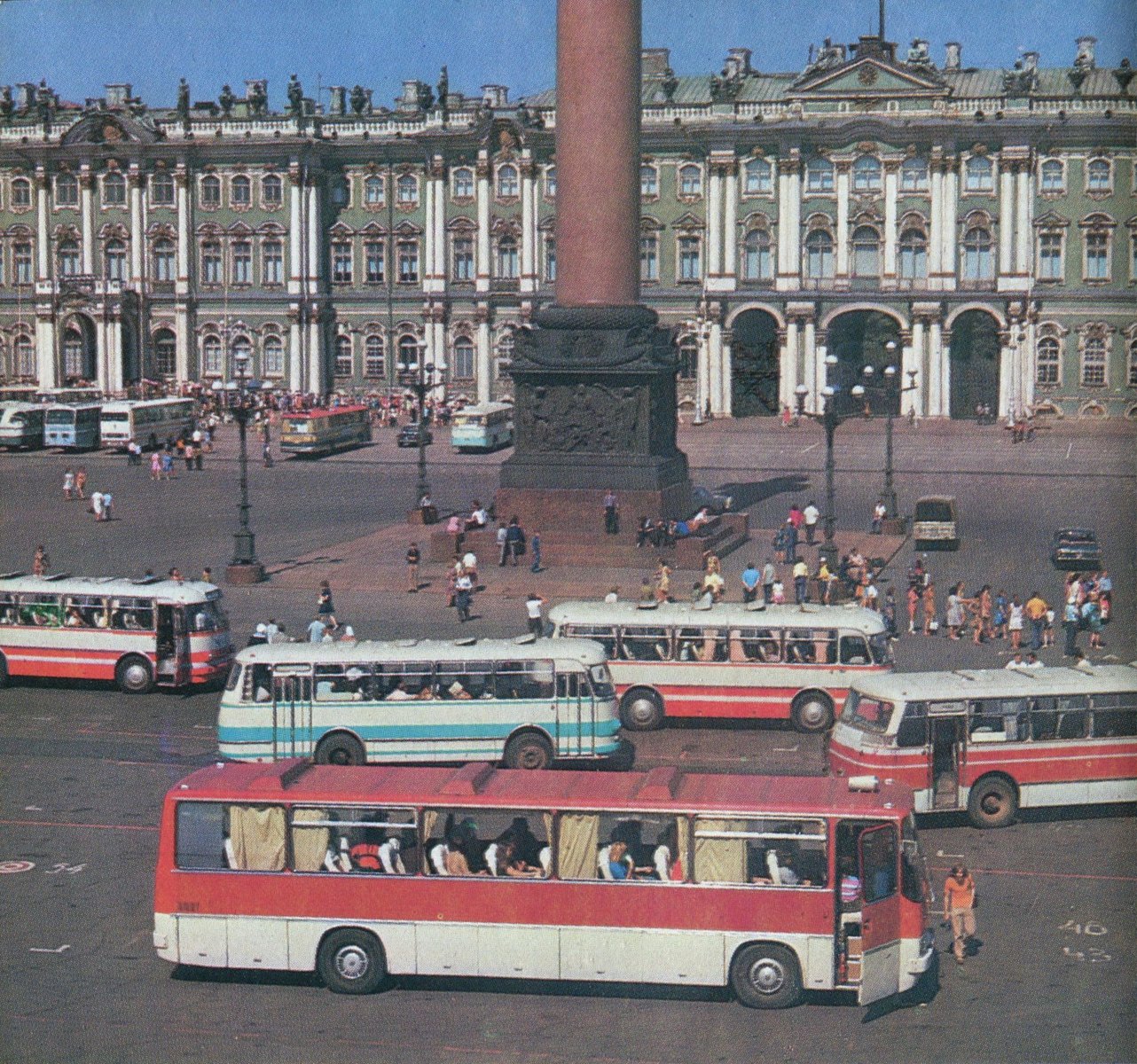 Дворцовая площадь, 1975 год