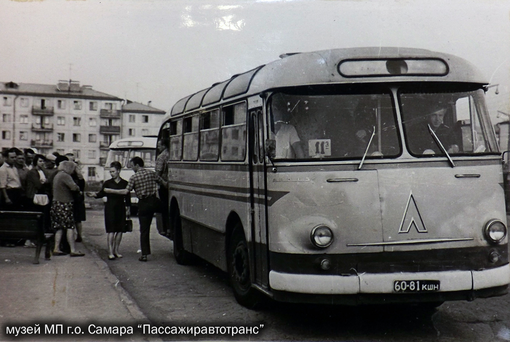 ЛАЗ-695Е