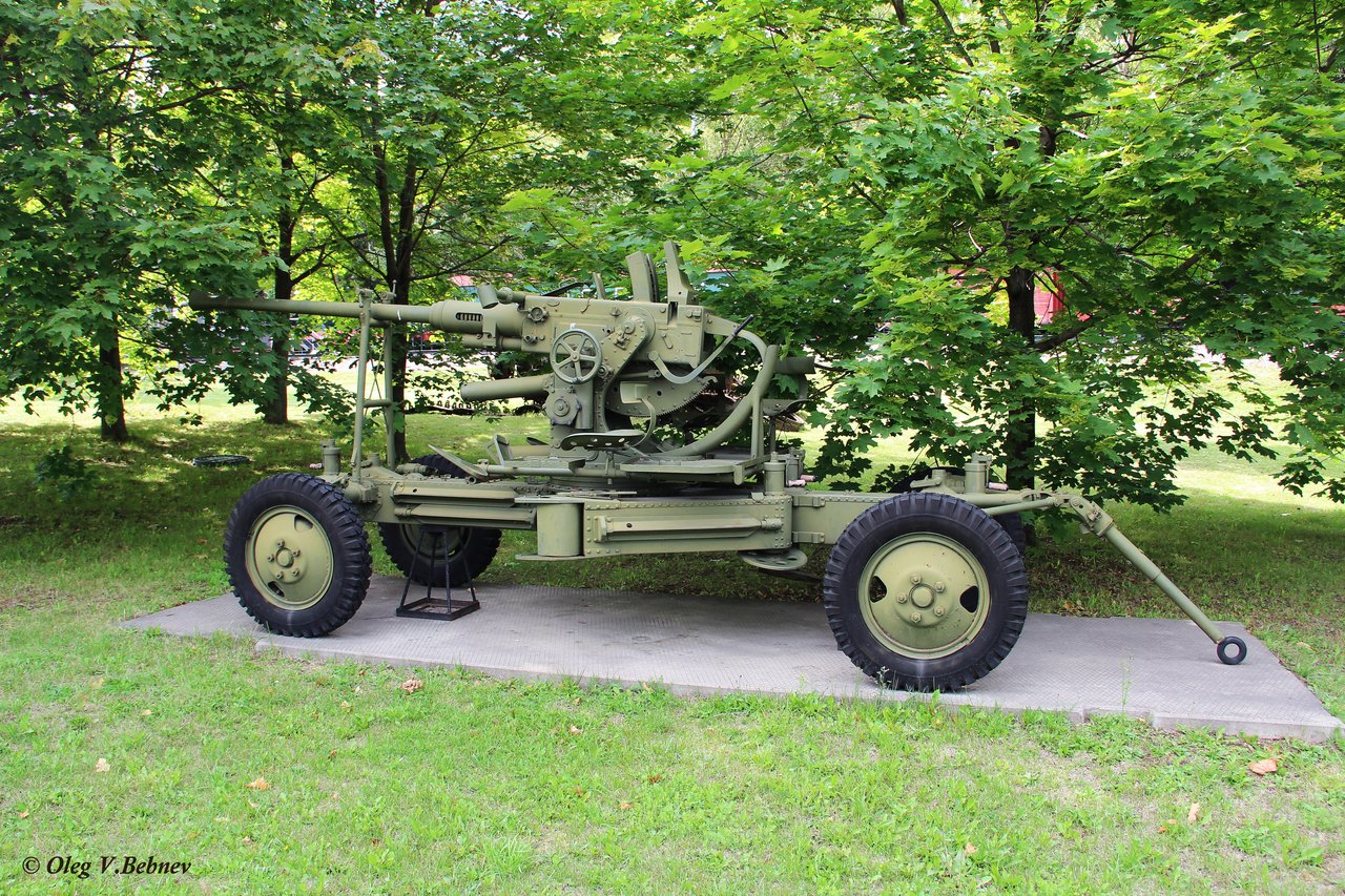 40-мм зенитка Бофорс