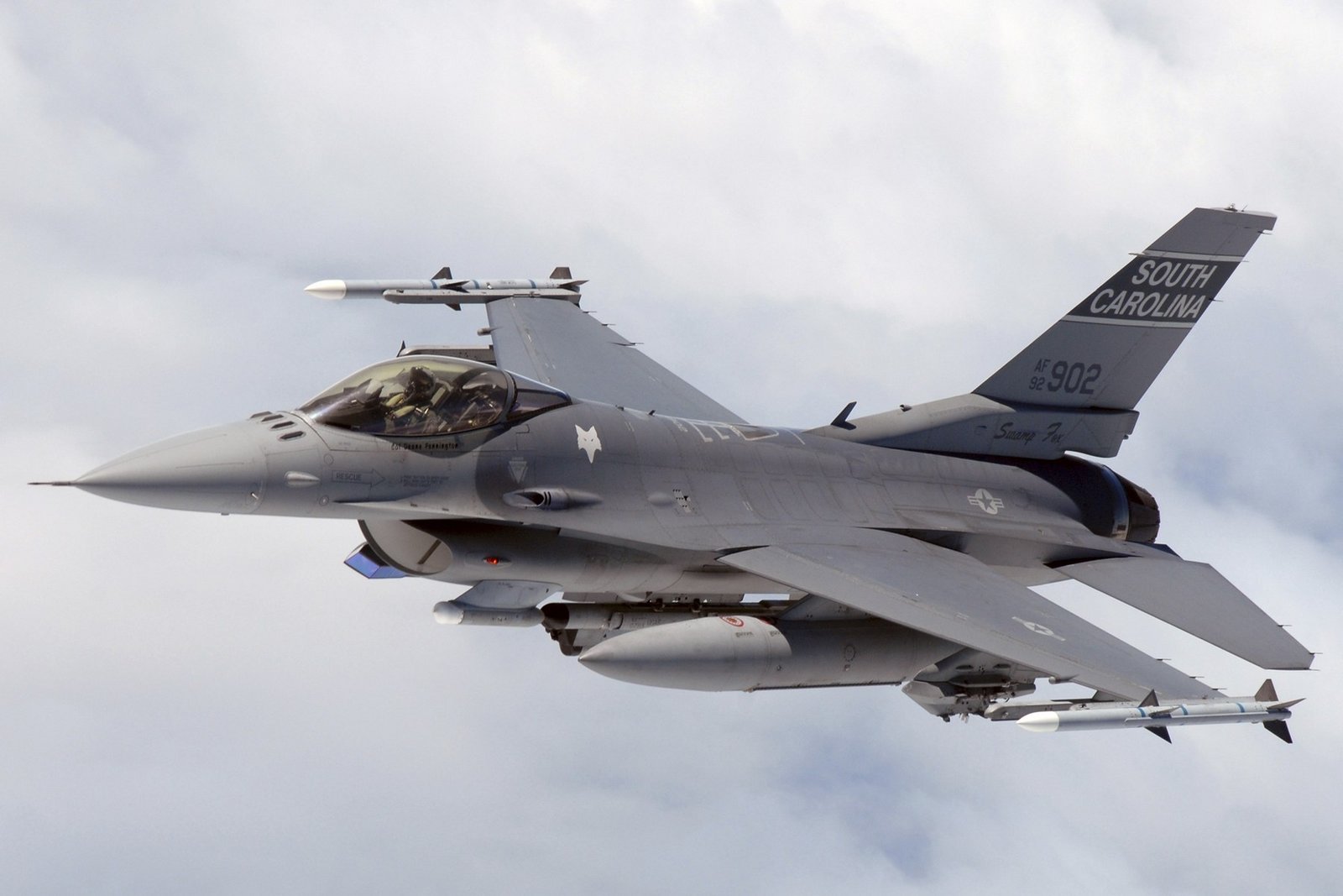 General Dynamics F-16 Fighting F