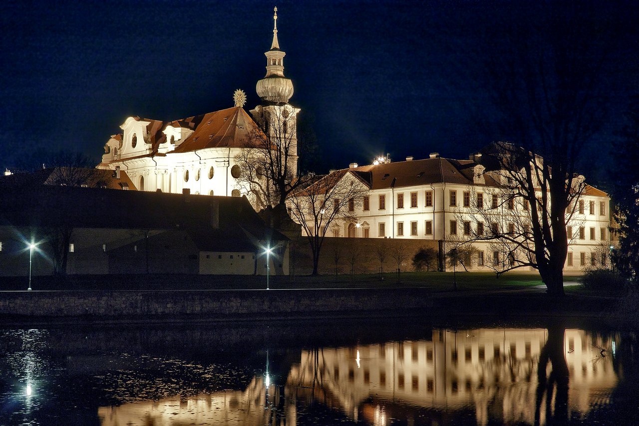 Břevnovský klášter.jpg