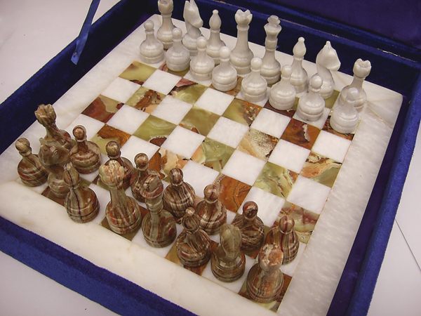 оникс и мрамор шахматы.jpg
