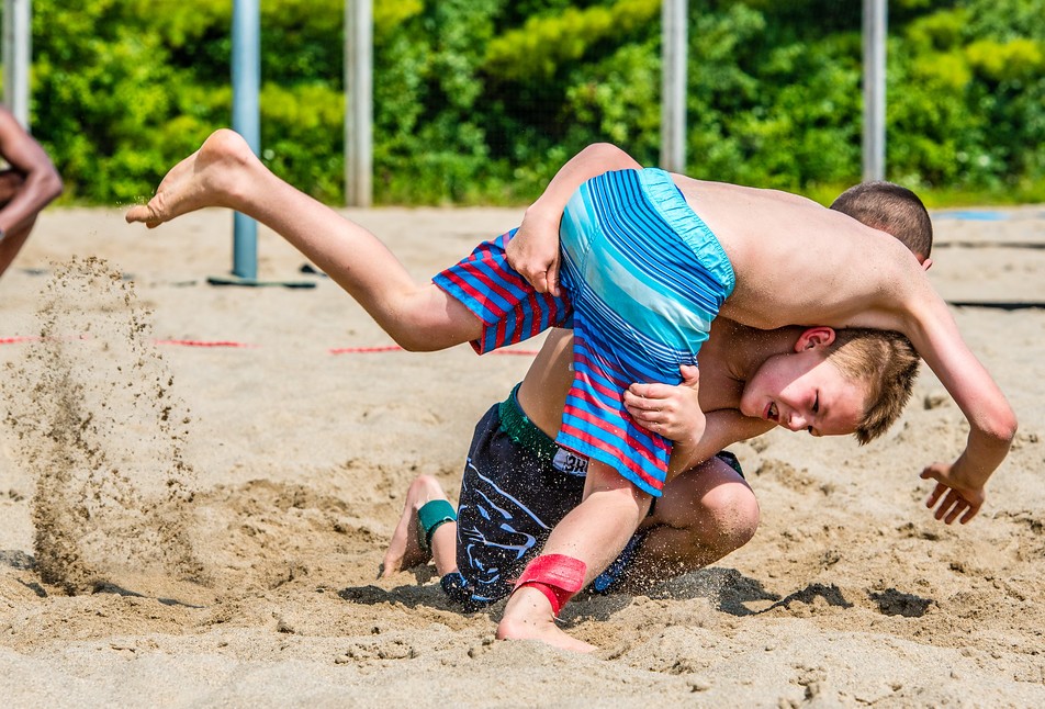 beach wrestling