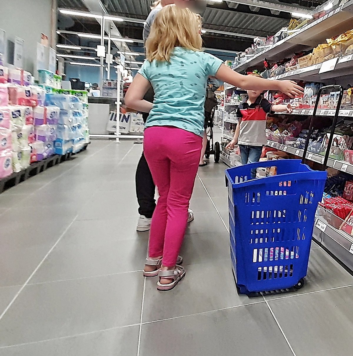 Girl In Pink Tight Pants Videocapture Imgsrc Ru